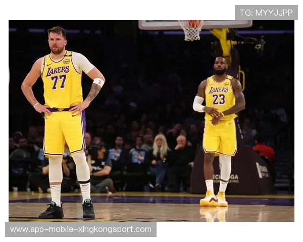 詹姆斯组织能力爆发,湖人将比赛节点掌握手中